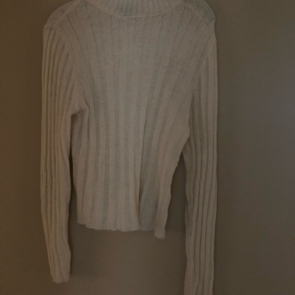 🆑🚫SOLD🚫NWOT Cream Polyester Sweater ❄️ - Picture 7 of 13